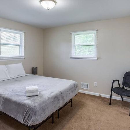 Apartament {Quiet Suburban Ranch Hot Tub} Mins Arpt/Rit/Dwnt Rochester Zewnętrze zdjęcie