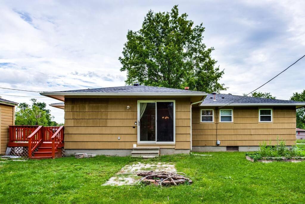 Apartament {Quiet Suburban Ranch Hot Tub} Mins Arpt/Rit/Dwnt Rochester Zewnętrze zdjęcie